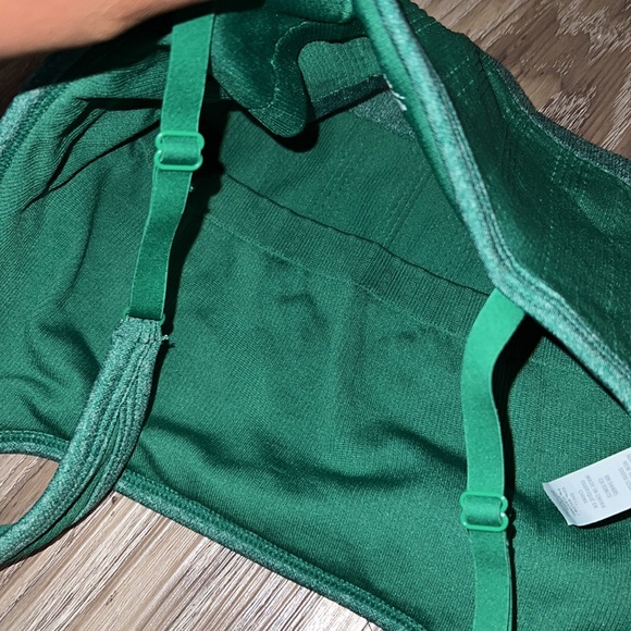 ☘️Aerie green seamless heather sport bra - Picture 7 of 8